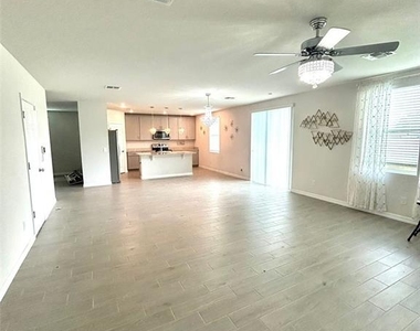144 Towns Circle - Photo Thumbnail 3