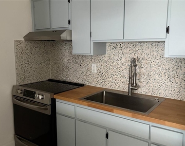 716 Angelina Lane - Photo Thumbnail 5
