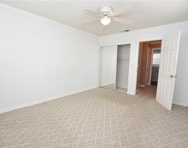 1920 E Edgewood Drive - Photo Thumbnail 11