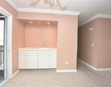 1920 E Edgewood Drive - Photo Thumbnail 8