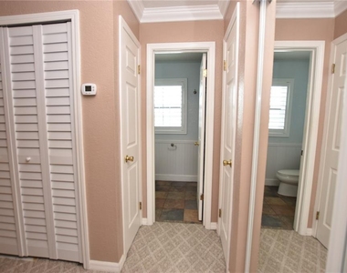 1920 E Edgewood Drive - Photo Thumbnail 12