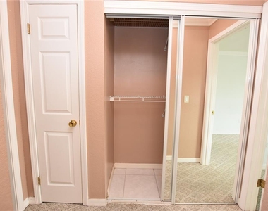 1920 E Edgewood Drive - Photo Thumbnail 9