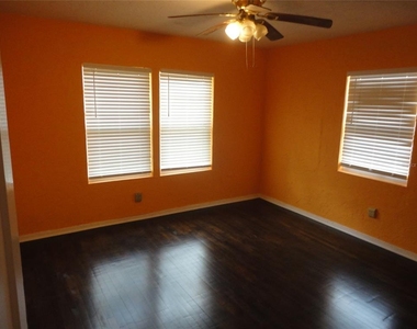 1334 Ne 1st Avenue - Photo Thumbnail 9