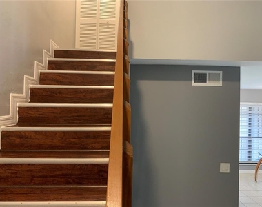 5754 Sw 8th Place - Photo Thumbnail 12