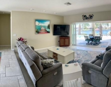 501 Bal Harbor Boulevard - Photo Thumbnail 1