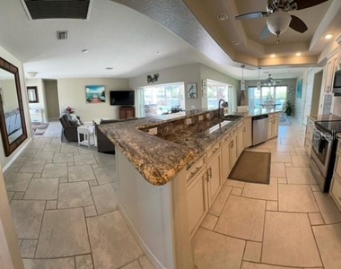 501 Bal Harbor Boulevard - Photo Thumbnail 6