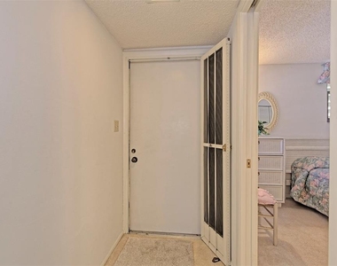 144 Pinehurst Drive - Photo Thumbnail 2