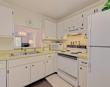 144 Pinehurst Drive - Photo Thumbnail 10
