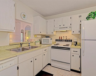 144 Pinehurst Drive - Photo Thumbnail 8