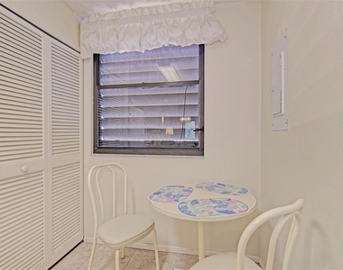 144 Pinehurst Drive - Photo Thumbnail 9