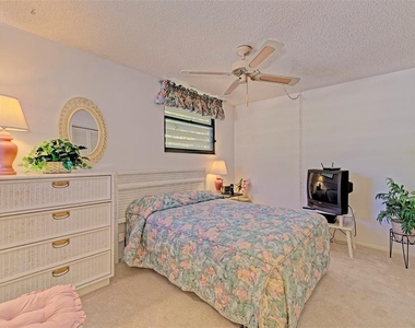 144 Pinehurst Drive - Photo Thumbnail 16