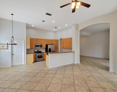 6836 Bay Hill Drive - Photo Thumbnail 9