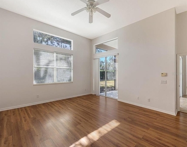 6836 Bay Hill Drive - Photo Thumbnail 11