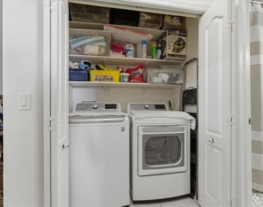 819 Fairwaycove Lane - Photo Thumbnail 30