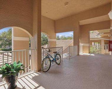 819 Fairwaycove Lane - Photo Thumbnail 3