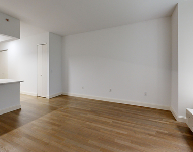 10 Hanover Square - Photo Thumbnail 7