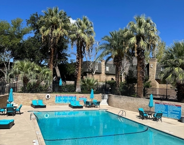 350 Thunderbird Drive - Photo Thumbnail 18