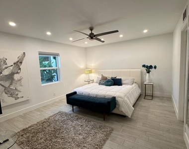 350 Thunderbird Drive - Photo Thumbnail 14