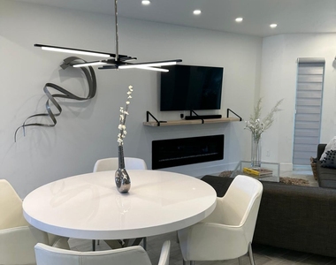 350 Thunderbird Drive - Photo Thumbnail 6
