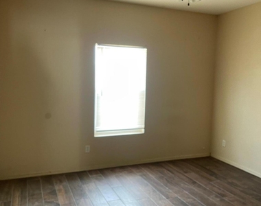 8940 Herbert Street - Photo Thumbnail 4