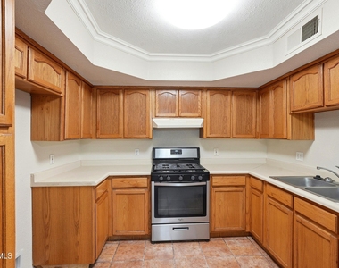 7536 Le Conte Drive - Photo Thumbnail 8