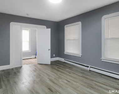32 Lenox Street - Photo Thumbnail 5