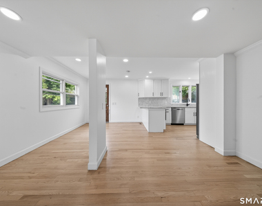 207 Hillcrest Road - Photo Thumbnail 7