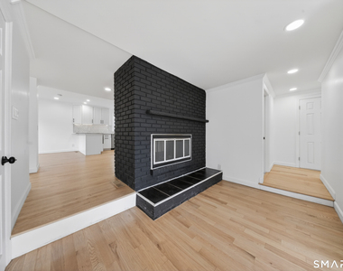 207 Hillcrest Road - Photo Thumbnail 6