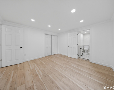 207 Hillcrest Road - Photo Thumbnail 12