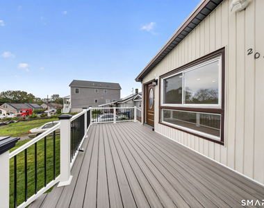 207 Hillcrest Road - Photo Thumbnail 24