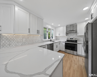 207 Hillcrest Road - Photo Thumbnail 9