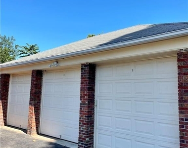 223 Townsend Avenue - Photo Thumbnail 28