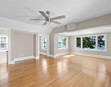 223 Townsend Avenue - Photo Thumbnail 7