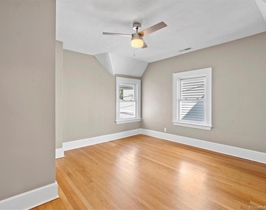 223 Townsend Avenue - Photo Thumbnail 13