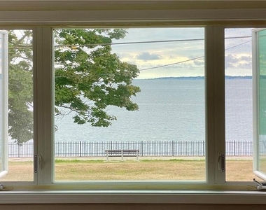 223 Townsend Avenue - Photo Thumbnail 4