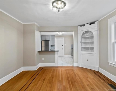 223 Townsend Avenue - Photo Thumbnail 8
