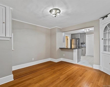 223 Townsend Avenue - Photo Thumbnail 9
