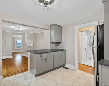 223 Townsend Avenue - Photo Thumbnail 12