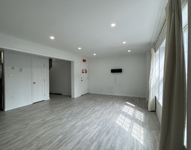 136 Cedar Street - Photo Thumbnail 5