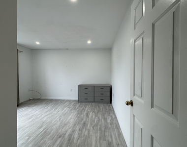 136 Cedar Street - Photo Thumbnail 8