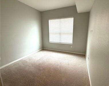 38 Serene Avenue - Photo Thumbnail 19