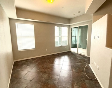 38 Serene Avenue - Photo Thumbnail 11