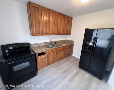 404 Bonanza Way - Photo Thumbnail 3