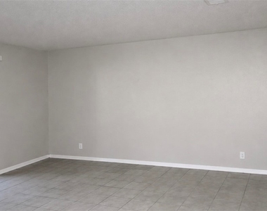 2762 Sidewinder Lane - Photo Thumbnail 3