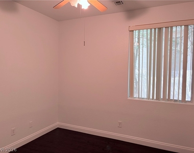 8071 Sapphire Cove Avenue - Photo Thumbnail 10