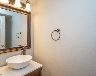 910 Clipper Drive - Photo Thumbnail 12