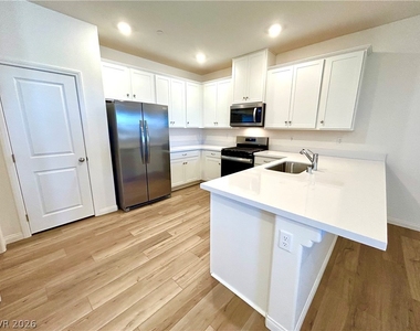 12480 Kings Creek Place - Photo Thumbnail 6