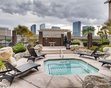 4200 S Valley View Boulevard - Photo Thumbnail 3