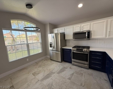 7873 Bridgefield Lane - Photo Thumbnail 12