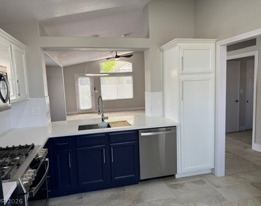 7873 Bridgefield Lane - Photo Thumbnail 17